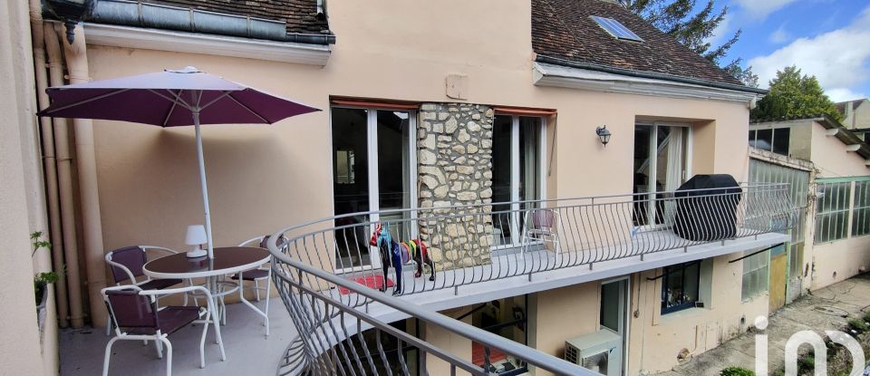 House 11 rooms of 330 m² in Mamers (72600)