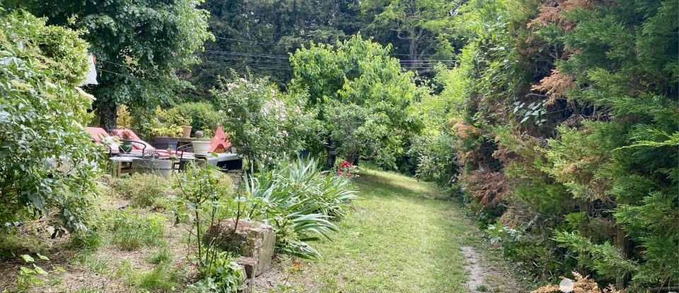 Country house 5 rooms of 220 m² in Simiane-Collongue (13109)