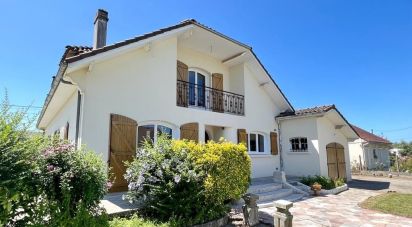 House 8 rooms of 212 m² in Lescar (64230)