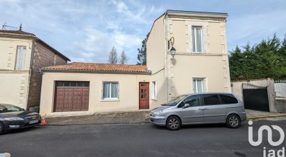 Maison traditionnelle 5 pièces de 138 m² à Montendre (17130)