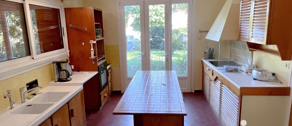 Maison 9 pièces de 274 m² à Pau (64000)