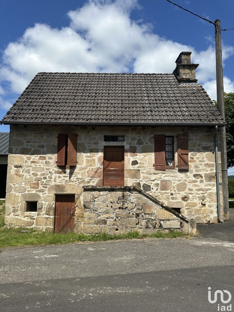 Maison 3 pièces de 70 m² à Servières-le-Château (19220)