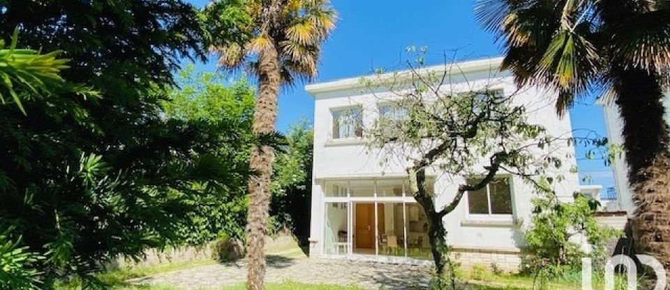 Duplex 4 rooms of 82 m² in Royan (17200)