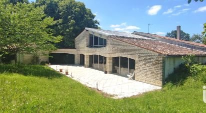 Country house 7 rooms of 257 m² in Chérac (17610)