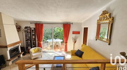 House 5 rooms of 115 m² in Six-Fours-les-Plages (83140)