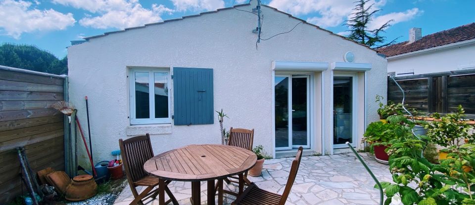 Traditional house 4 rooms of 92 m² in Dolus-d'Oléron (17550)