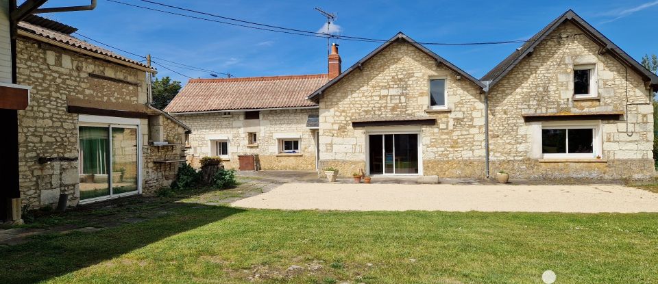 Country house 4 rooms of 138 m² in Naintré (86530)