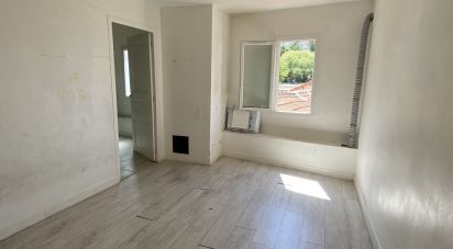 Appartement 3 pièces de 71 m² à Marseille (13011)