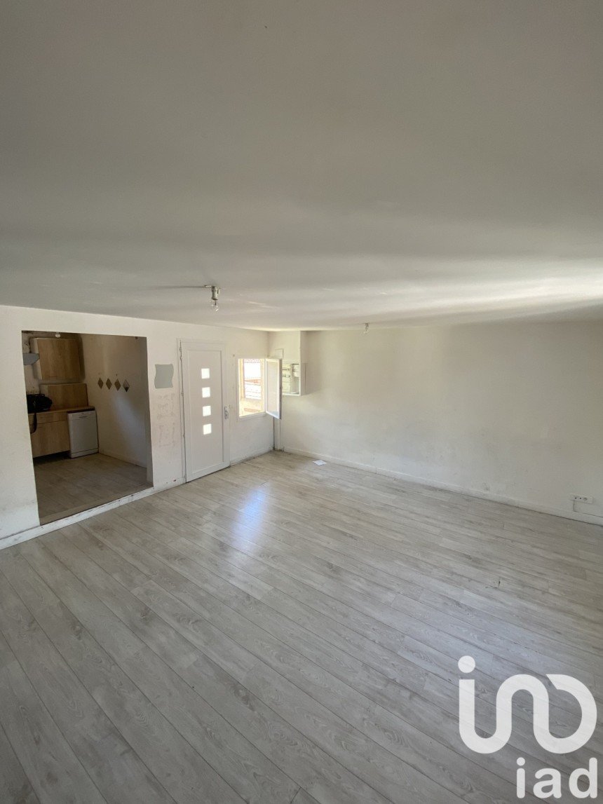 Appartement 3 pièces de 71 m² à Marseille (13011)