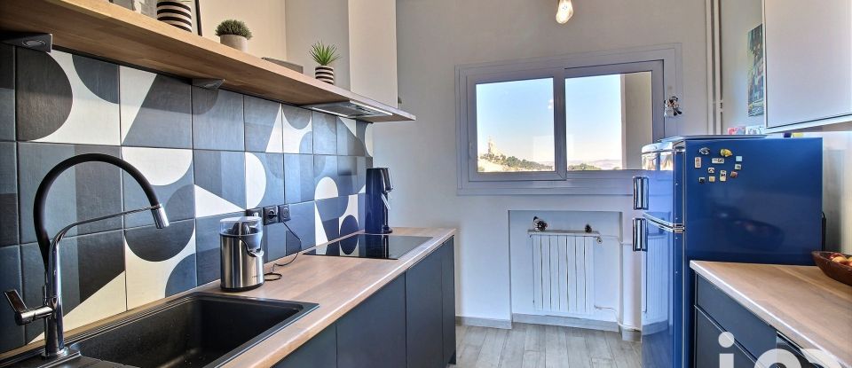 Appartement 3 pièces de 82 m² à Marseille (13008)