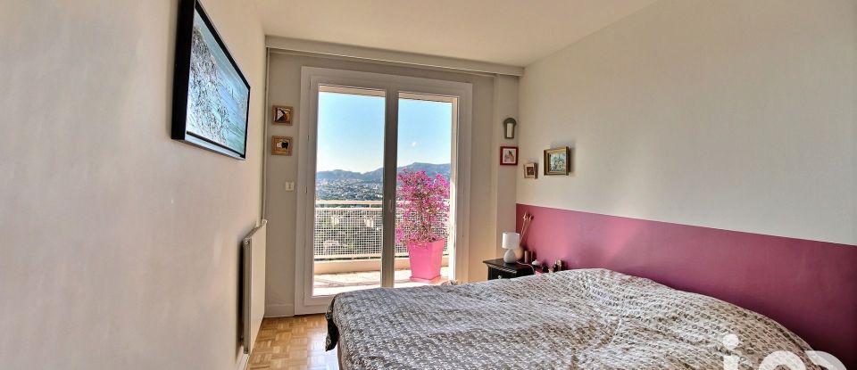 Appartement 3 pièces de 82 m² à Marseille (13008)