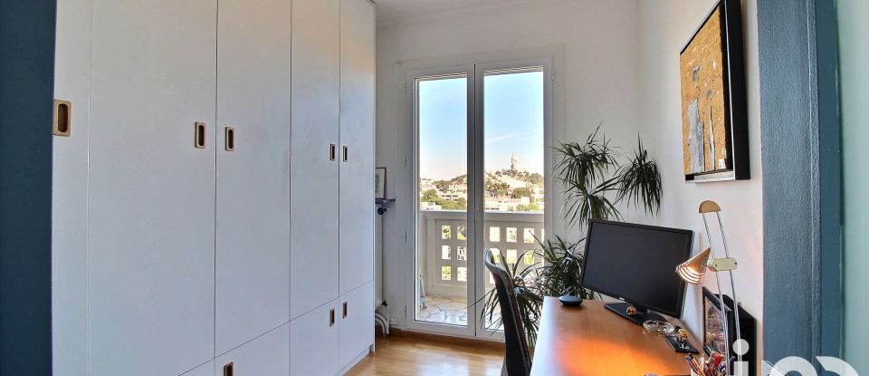 Appartement 3 pièces de 82 m² à Marseille (13008)