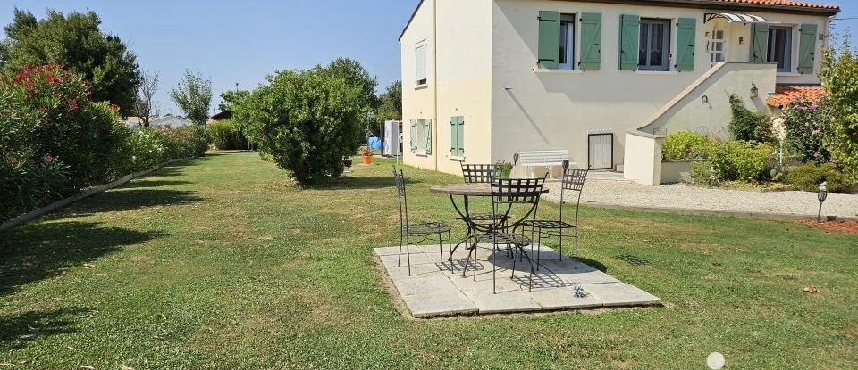 Maison 7 pièces de 123 m² à Jonzac (17500)