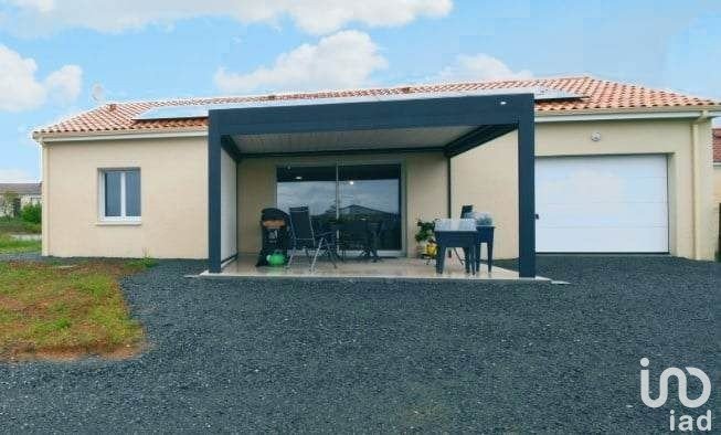 House 3 rooms of 80 m² in Cléré-sur-Layon (49560)