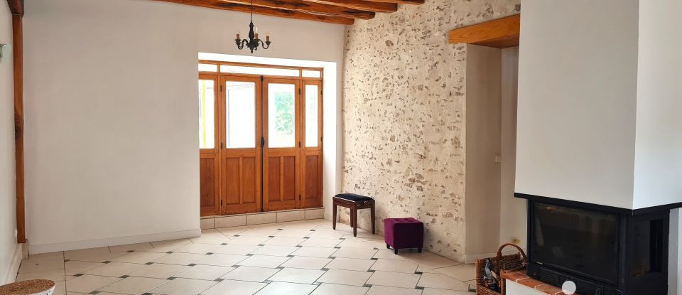 Village house 5 rooms of 150 m² in Courpalay (77540)