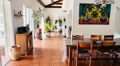 Traditional house 6 rooms of 230 m² in Toulon (83200)