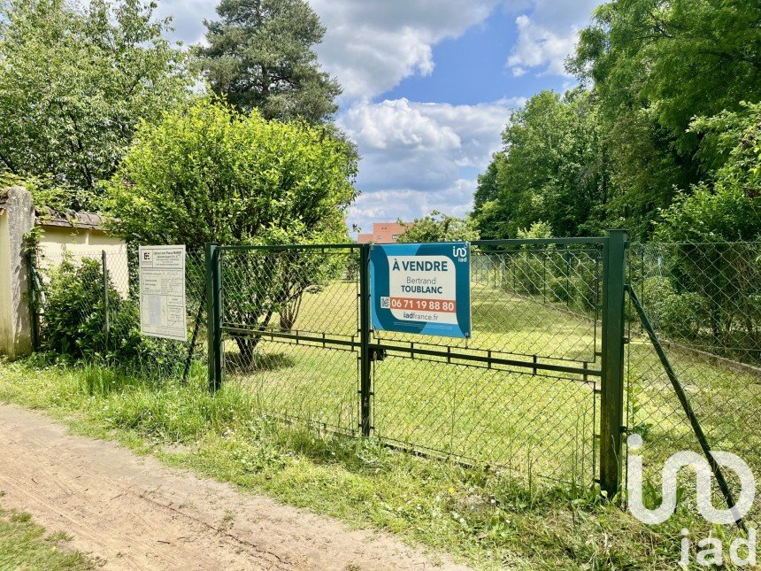 Land of 445 m² in Cerny (91590)