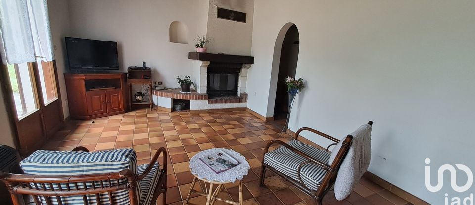 Maison traditionnelle 6 pièces de 150 m² à Courtenay (45320)
