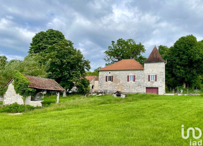 Maison 9 pièces de 230 m² à Cézac (46170)