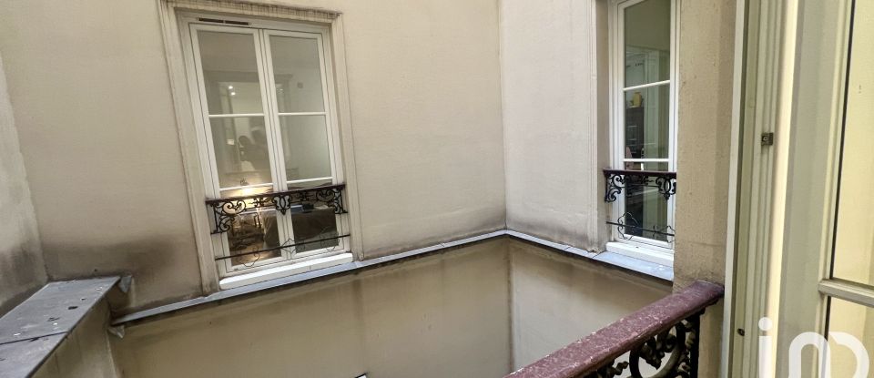 Appartement 5 pièces de 86 m² à Paris (75008)