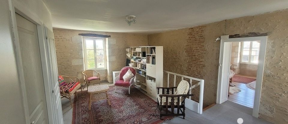 Maison de village 6 pièces de 190 m² à Vouillé-les-Marais (85450)