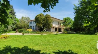 Traditional house 8 rooms of 220 m² in Le Garric (81450)