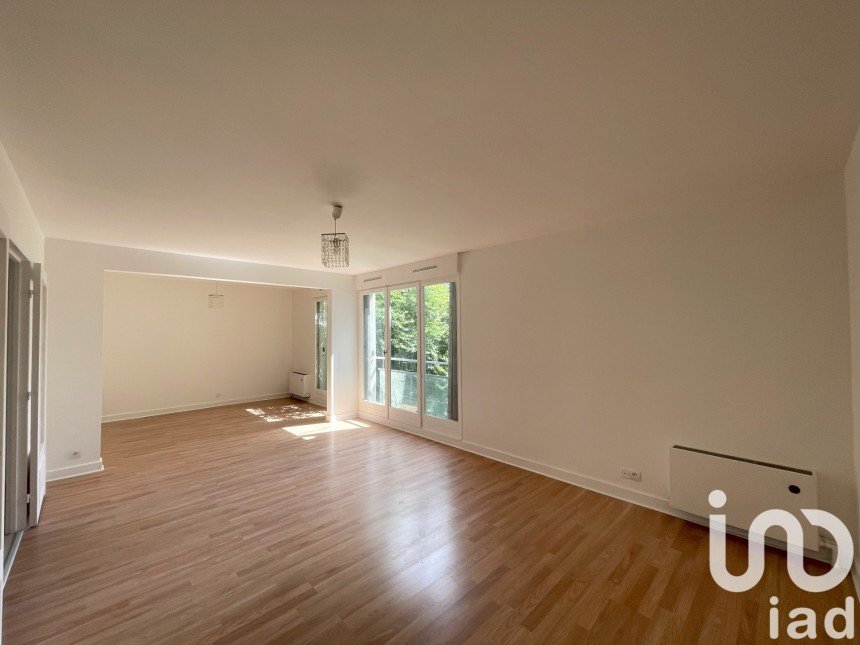 Apartment 4 rooms of 96 m² in Bondy (93140)