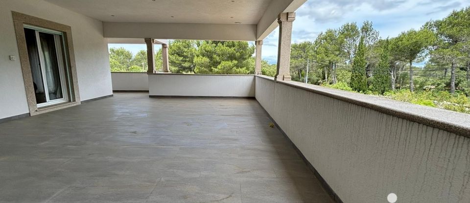 Maison 6 pièces de 179 m² à Nîmes (30000)