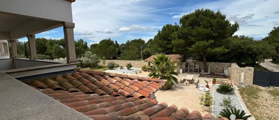 Maison 6 pièces de 179 m² à Nîmes (30000)