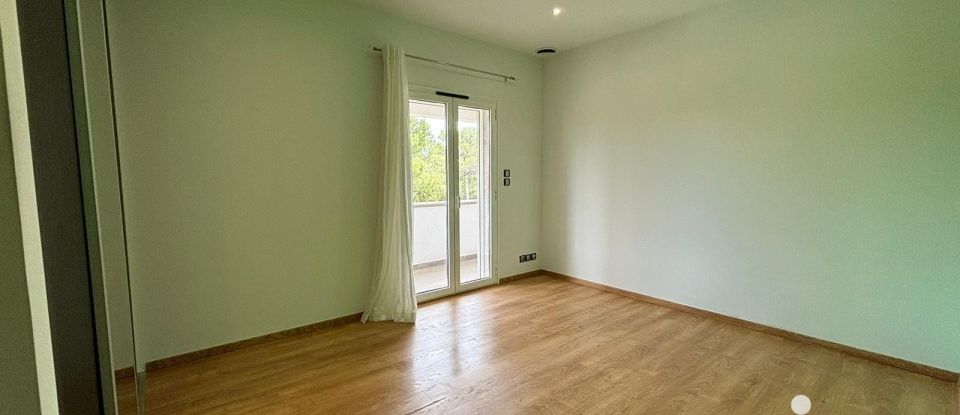 Maison 6 pièces de 179 m² à Nîmes (30000)