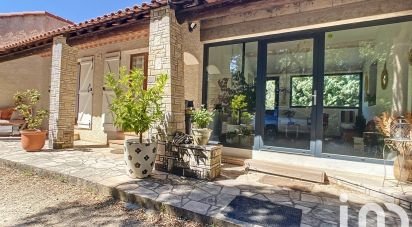 Traditional house 8 rooms of 234 m² in Saint-Cannat (13760)