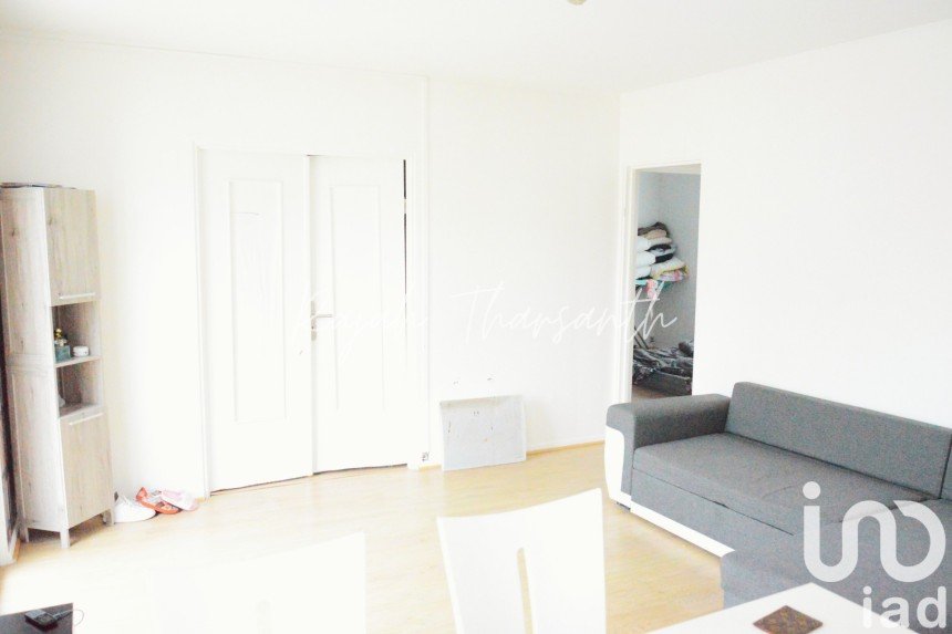 Town house 6 rooms of 127 m² in Livry-Gargan (93190)