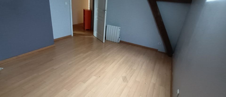 House 7 rooms of 195 m² in Allogny (18110)