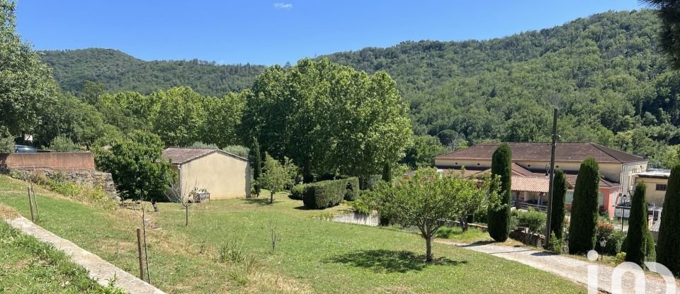 Maison traditionnelle 10 pièces de 314 m² à Collobrières (83610)