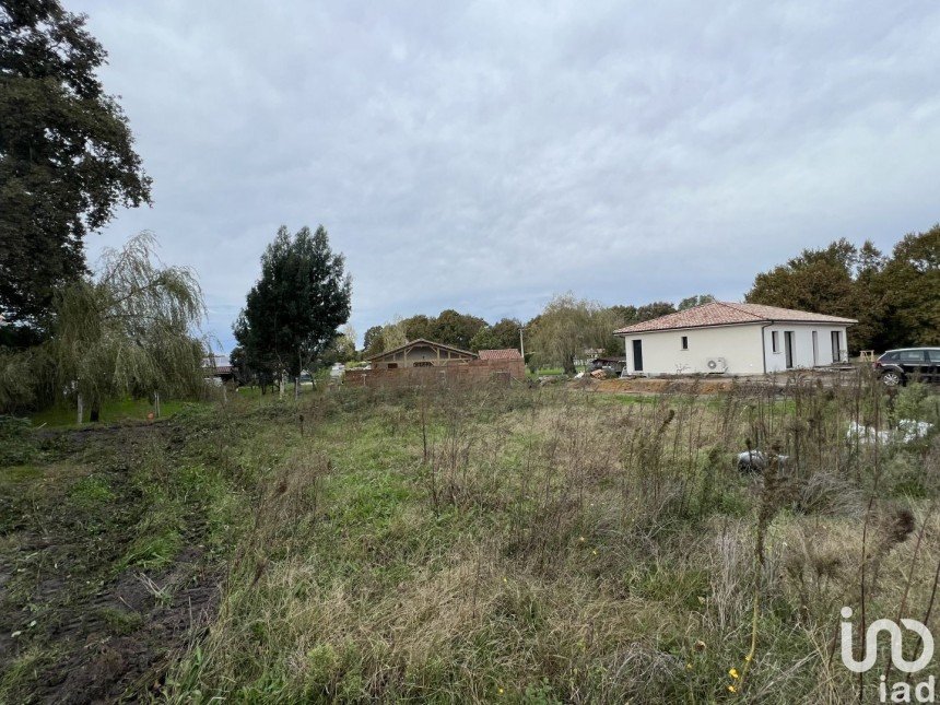 Land of 500 m² in Salles (33770)