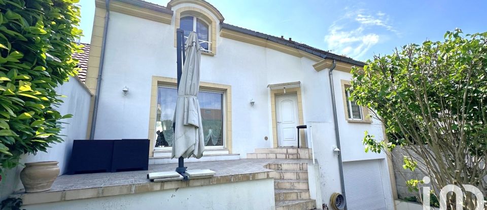 Maison traditionnelle 7 pièces de 160 m² à Champigny-sur-Marne (94500)