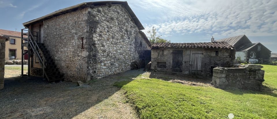 Maison de campagne 7 pièces de 195 m² à Sèvremont (85700)