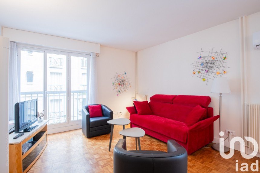 Appartement 2 pièces de 59 m² à Paris (75015)