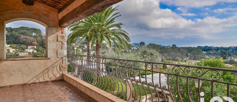 Maison traditionnelle 11 pièces de 347 m² à Mougins (06250)