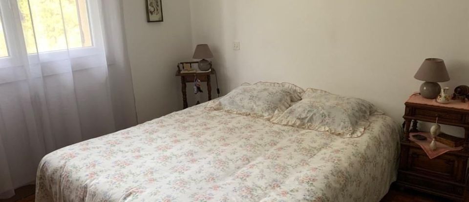 Maison 6 pièces de 160 m² à Milhac-de-Nontron (24470)