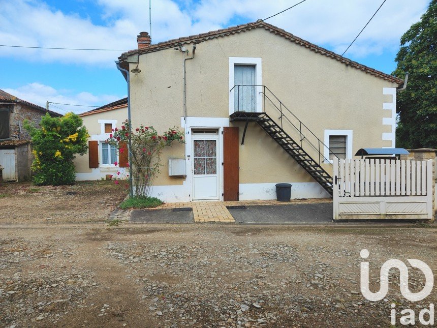 Maison de campagne 5 pièces de 88 m² à Chasseneuil-sur-Bonnieure (16260)