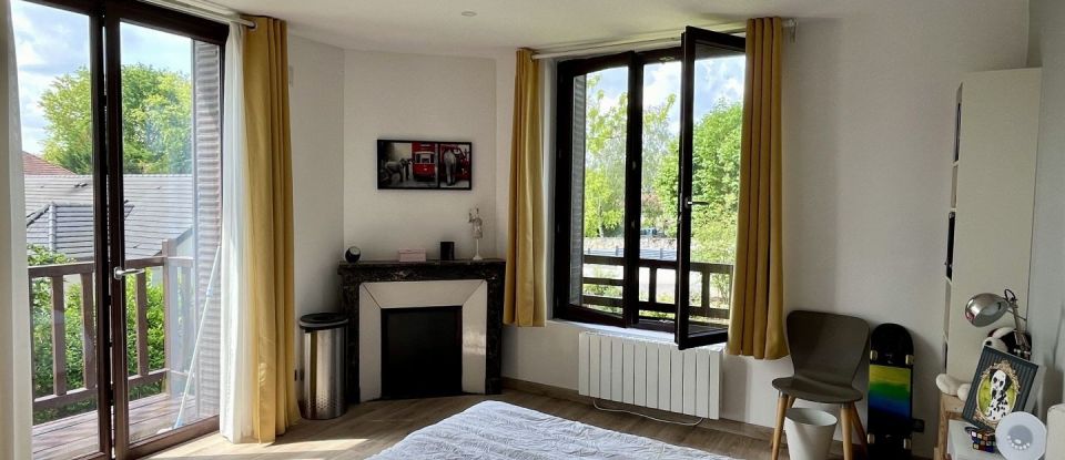 Maison 7 pièces de 150 m² à Bruyères-le-Châtel (91680)