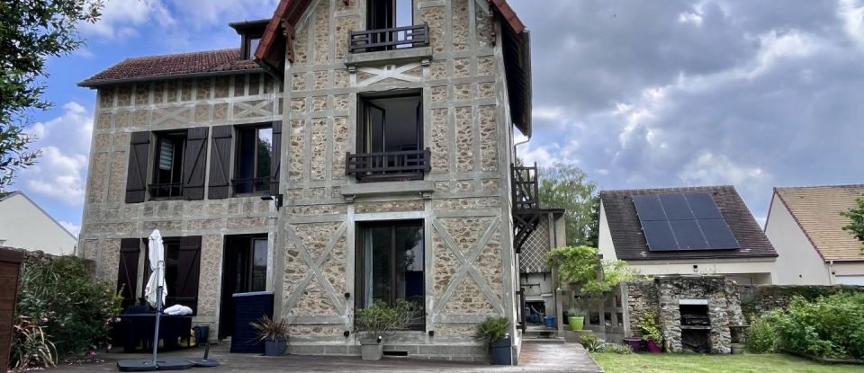 Maison 7 pièces de 150 m² à Bruyères-le-Châtel (91680)