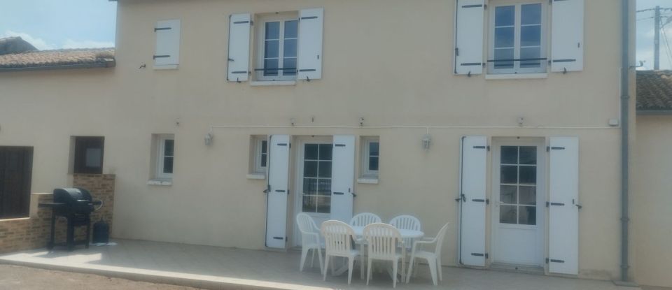 Maison 5 pièces de 125 m² à Saint-Léger-de-Montbrun (79100)