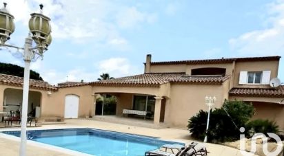Traditional house 5 rooms of 130 m² in Saint-Cyr-sur-Mer (83270)