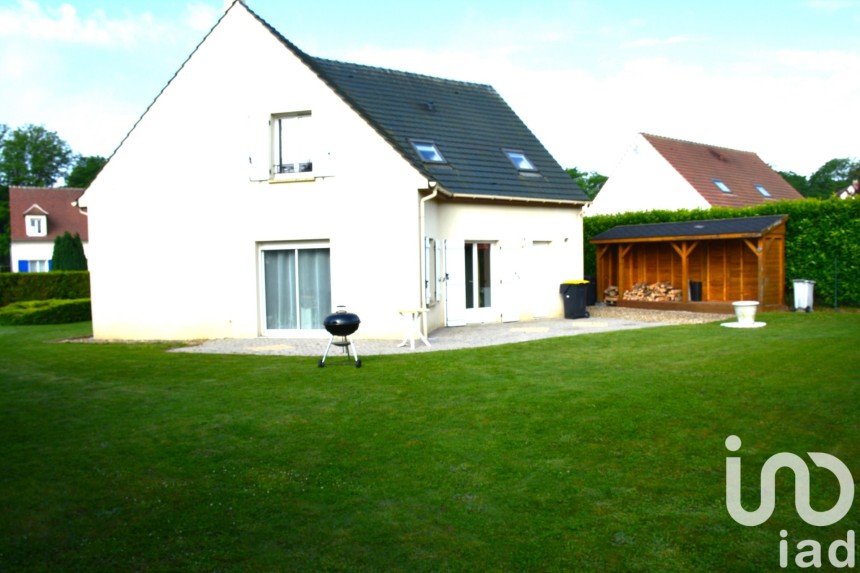 Traditional house 5 rooms of 102 m² in Moyvillers (60190)