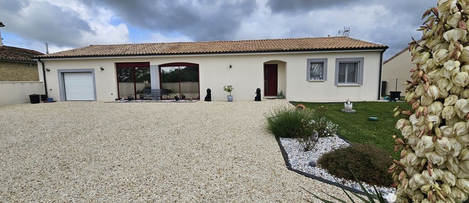 Traditional house 5 rooms of 137 m² in Villejoubert (16560)