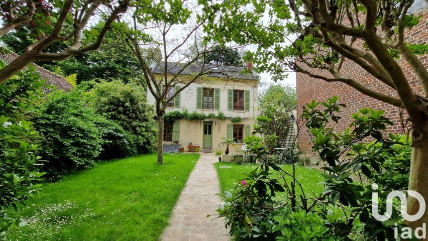 House 6 rooms of 110 m² in Grisy-les-Plâtres (95810)