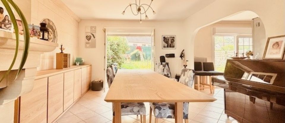 House 5 rooms of 119 m² in Senlis (60300)