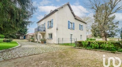 Traditional house 9 rooms of 306 m² in Charny (77410)